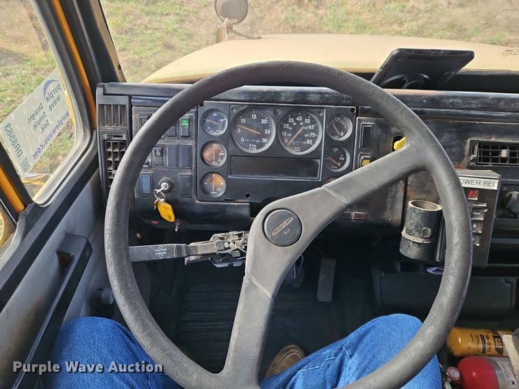 image for item DR8563 1999 Freightliner  FL80 dump truck