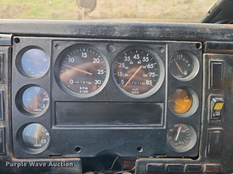 image for item DR8563 1999 Freightliner  FL80 dump truck