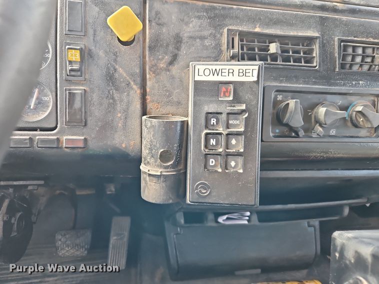 image for item DR8563 1999 Freightliner  FL80 dump truck