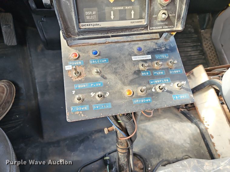 image for item DR8563 1999 Freightliner  FL80 dump truck