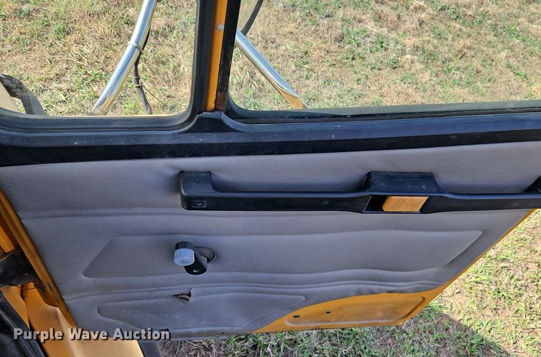 image for item DR8563 1999 Freightliner  FL80 dump truck