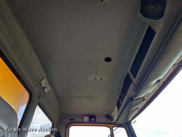 image for item DR8563 1999 Freightliner  FL80 dump truck