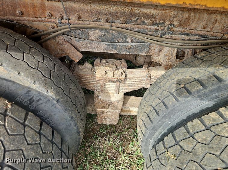 image for item DR8563 1999 Freightliner  FL80 dump truck