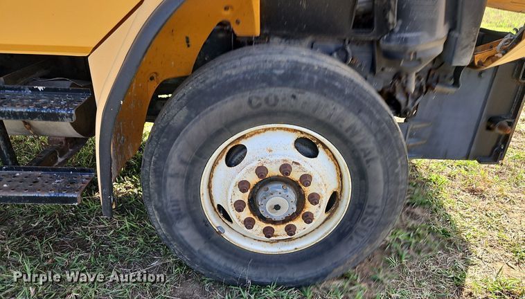 image for item DR8563 1999 Freightliner  FL80 dump truck