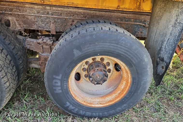 image for item DR8563 1999 Freightliner  FL80 dump truck