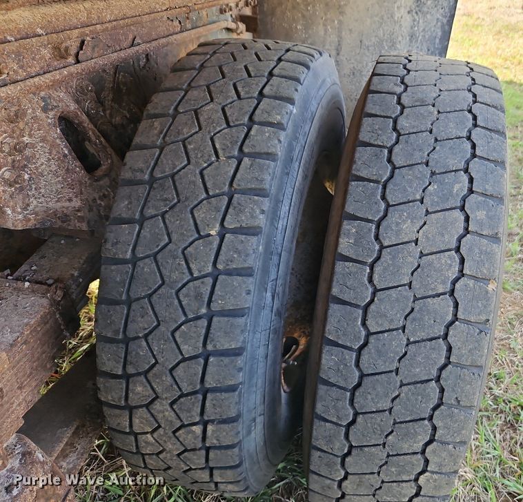 image for item DR8563 1999 Freightliner  FL80 dump truck