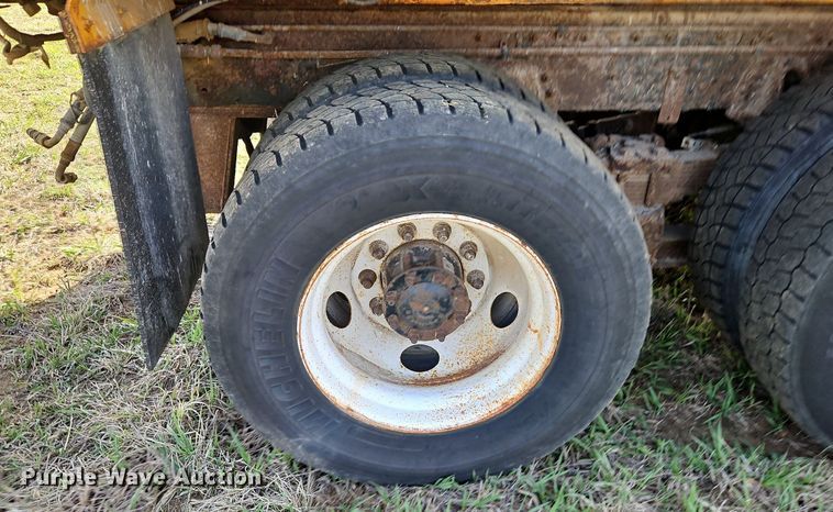 image for item DR8563 1999 Freightliner  FL80 dump truck