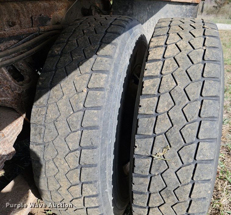 image for item DR8563 1999 Freightliner  FL80 dump truck