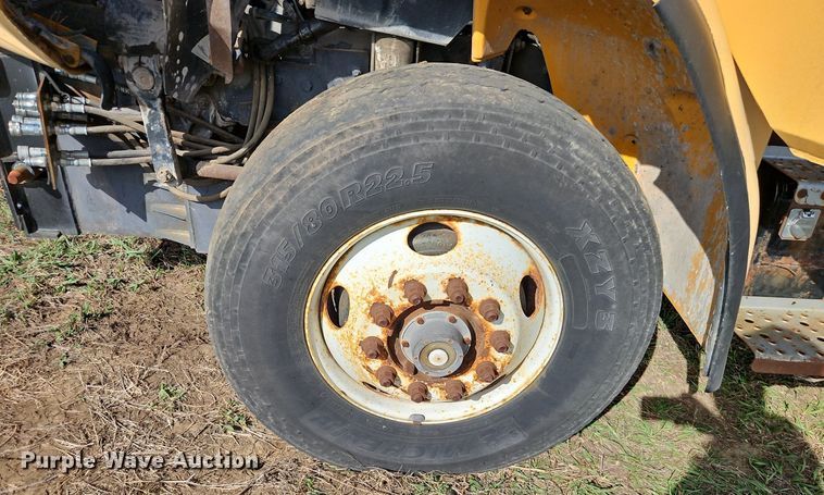 image for item DR8563 1999 Freightliner  FL80 dump truck