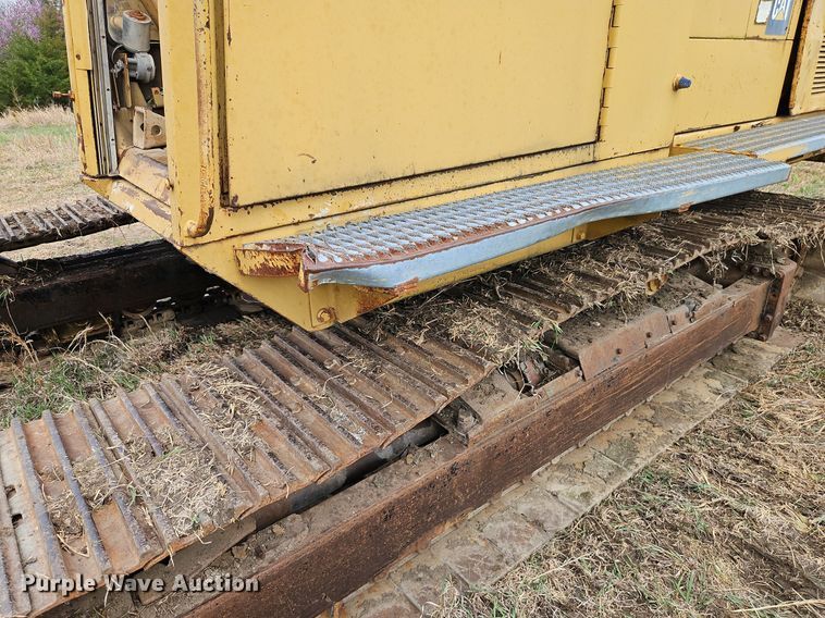 image for item DR8564 1977 Caterpillar  225 excavator