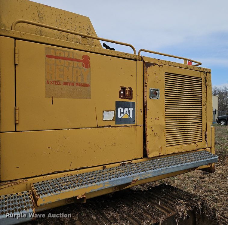 image for item DR8564 1977 Caterpillar  225 excavator