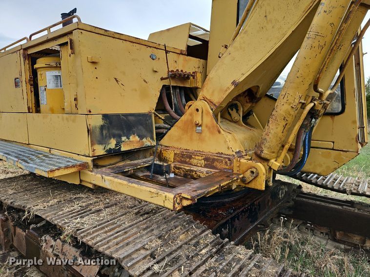 image for item DR8564 1977 Caterpillar  225 excavator