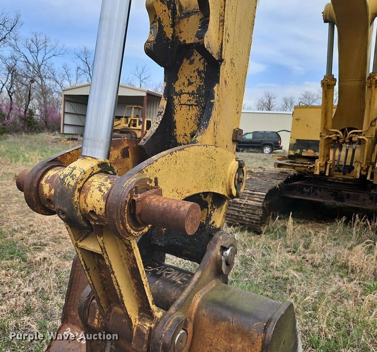 image for item DR8564 1977 Caterpillar  225 excavator