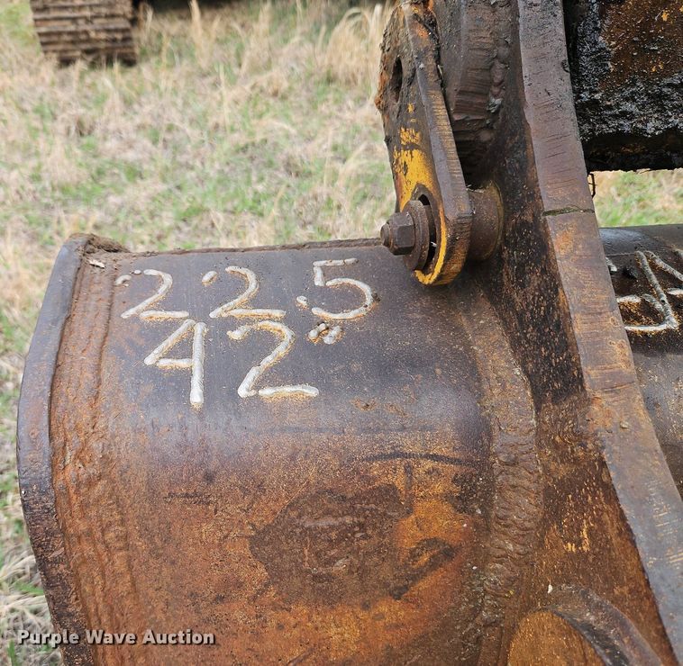 image for item DR8564 1977 Caterpillar  225 excavator