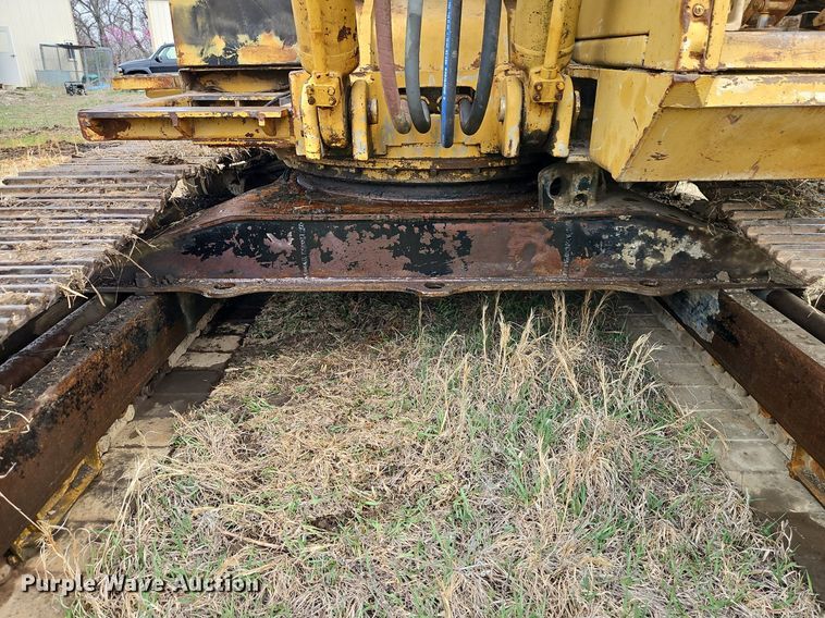 image for item DR8564 1977 Caterpillar  225 excavator