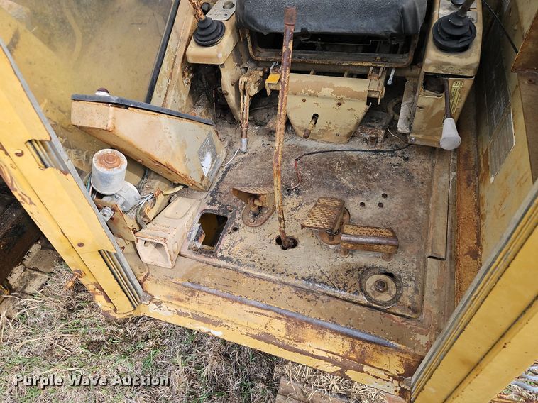 image for item DR8564 1977 Caterpillar  225 excavator