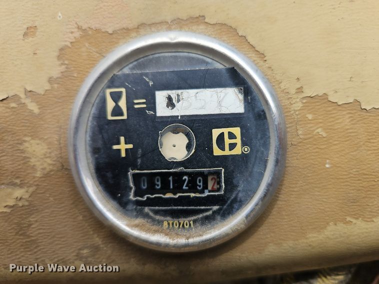 image for item DR8564 1977 Caterpillar  225 excavator