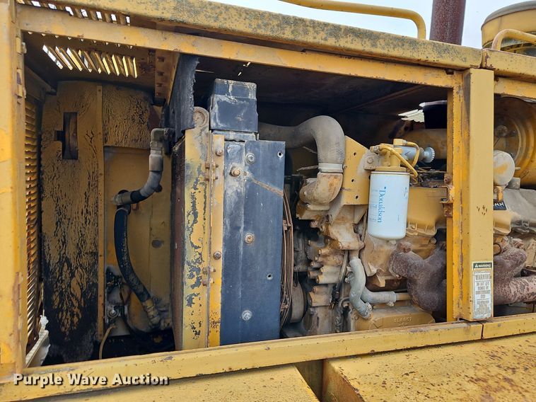 image for item DR8564 1977 Caterpillar  225 excavator