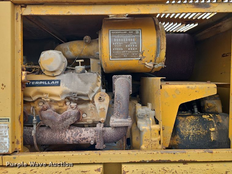 image for item DR8564 1977 Caterpillar  225 excavator