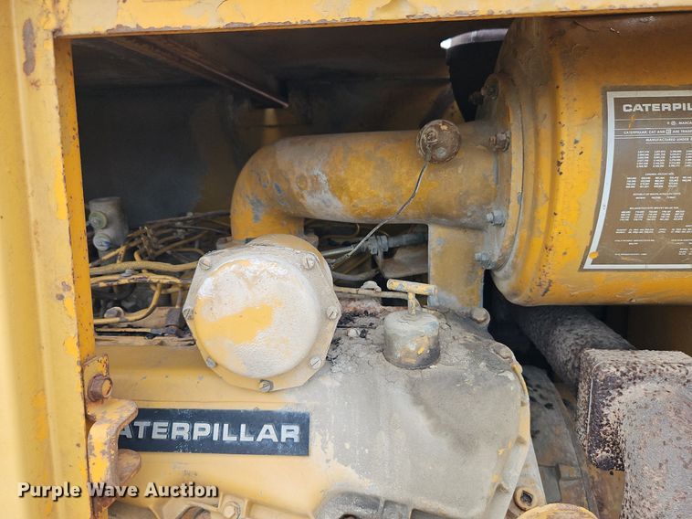 image for item DR8564 1977 Caterpillar  225 excavator