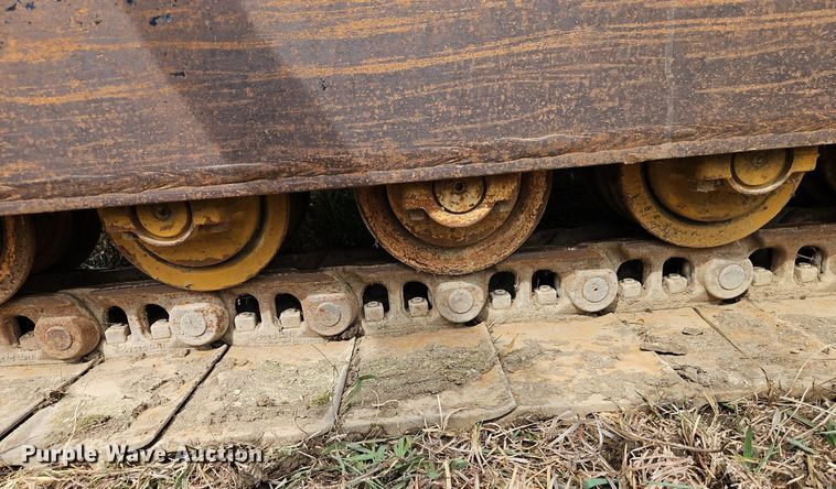 image for item DR8564 1977 Caterpillar  225 excavator