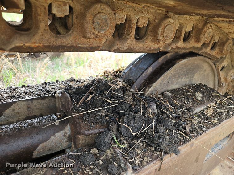 image for item DR8564 1977 Caterpillar  225 excavator