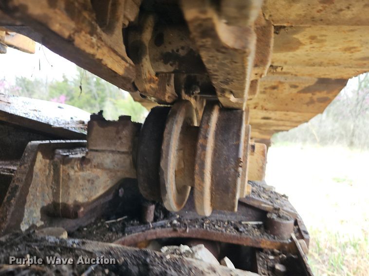 image for item DR8564 1977 Caterpillar  225 excavator