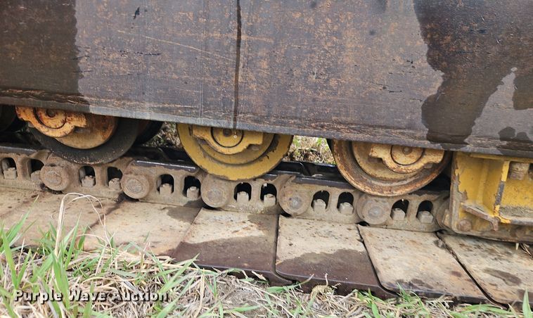 image for item DR8564 1977 Caterpillar  225 excavator