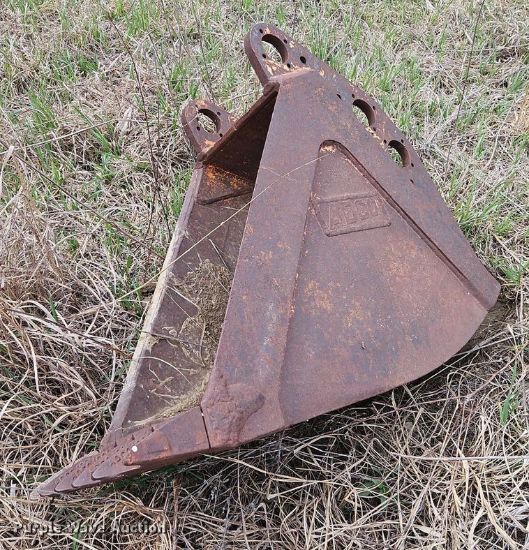 image for item DR8564 1977 Caterpillar  225 excavator