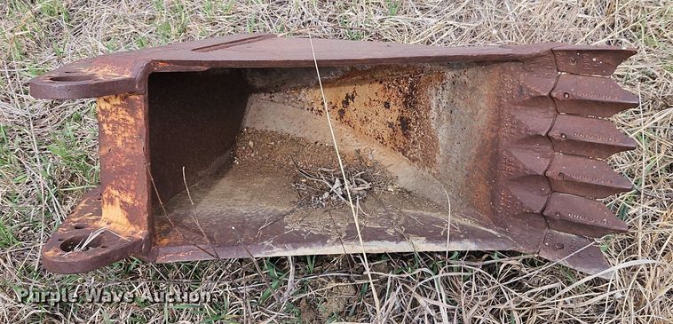 image for item DR8564 1977 Caterpillar  225 excavator