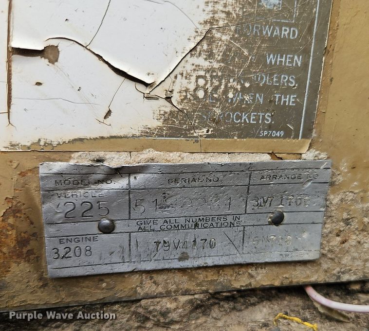 image for item DR8564 1977 Caterpillar  225 excavator