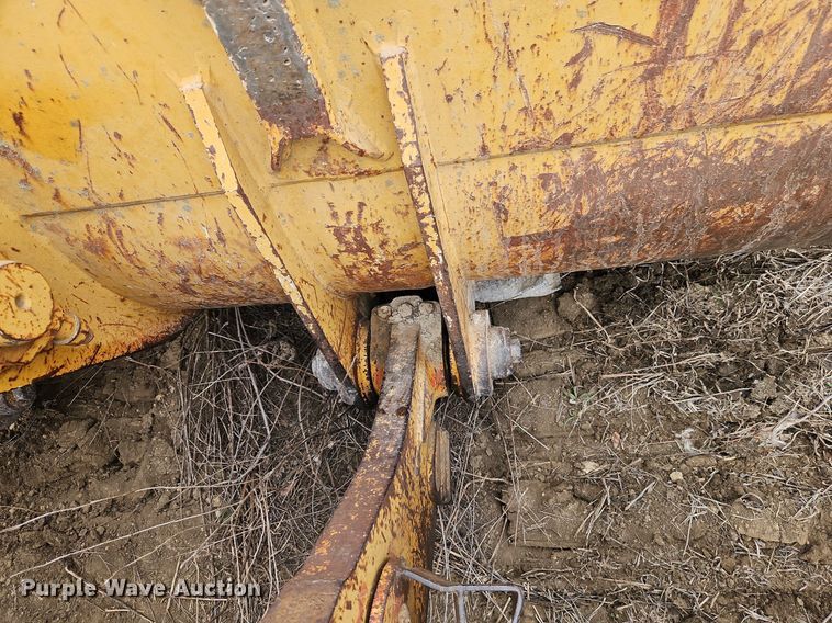 image for item DR8565 1985 Caterpillar  963 track loader