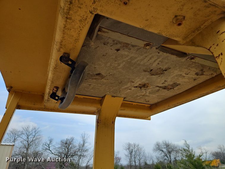 image for item DR8565 1985 Caterpillar  963 track loader