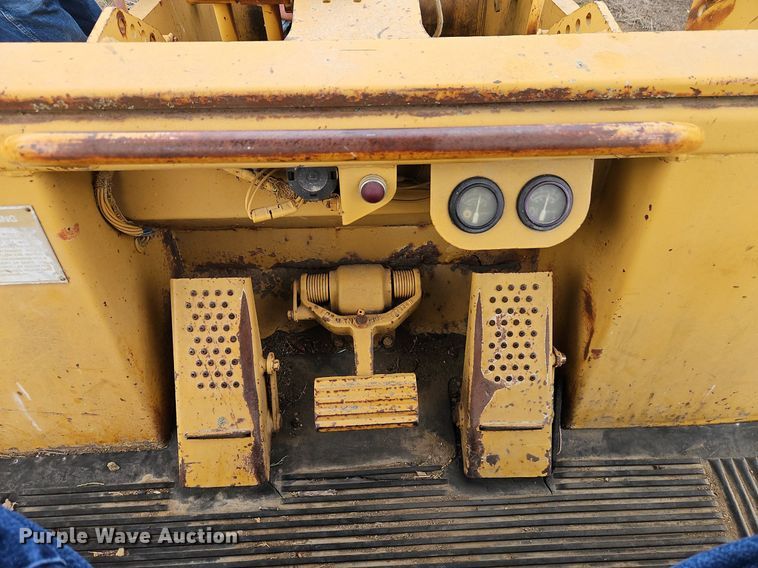 image for item DR8565 1985 Caterpillar  963 track loader