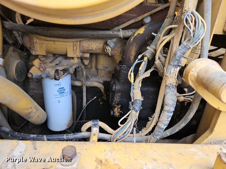 image for item DR8565 1985 Caterpillar  963 track loader