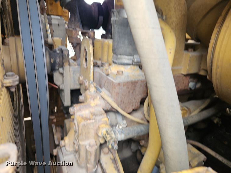 image for item DR8565 1985 Caterpillar  963 track loader