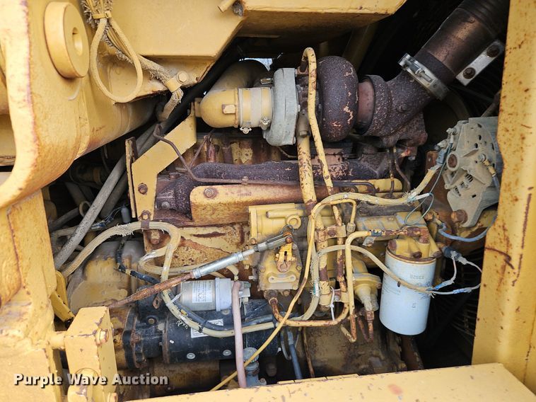image for item DR8565 1985 Caterpillar  963 track loader