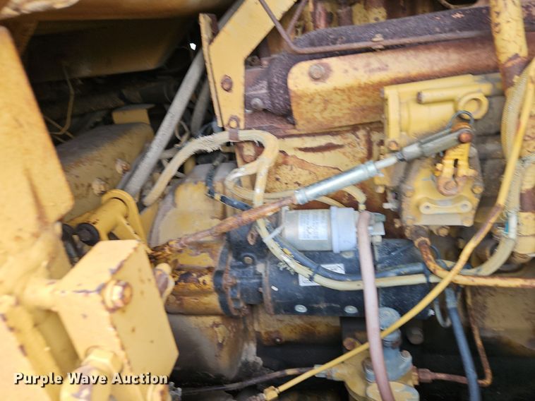 image for item DR8565 1985 Caterpillar  963 track loader