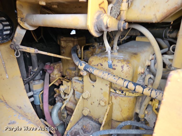 image for item DR8565 1985 Caterpillar  963 track loader