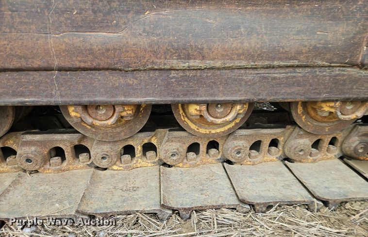 image for item DR8565 1985 Caterpillar  963 track loader