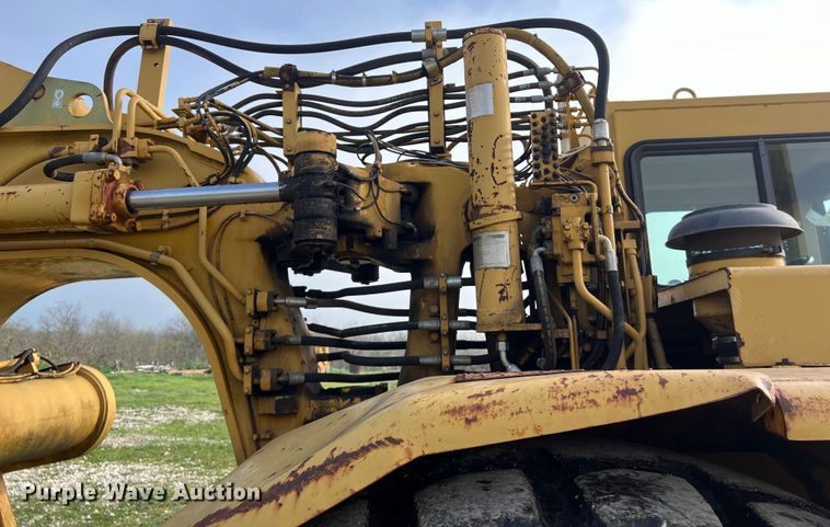 image for item DS2924 1995 Caterpillar 621F conventional scraper 
