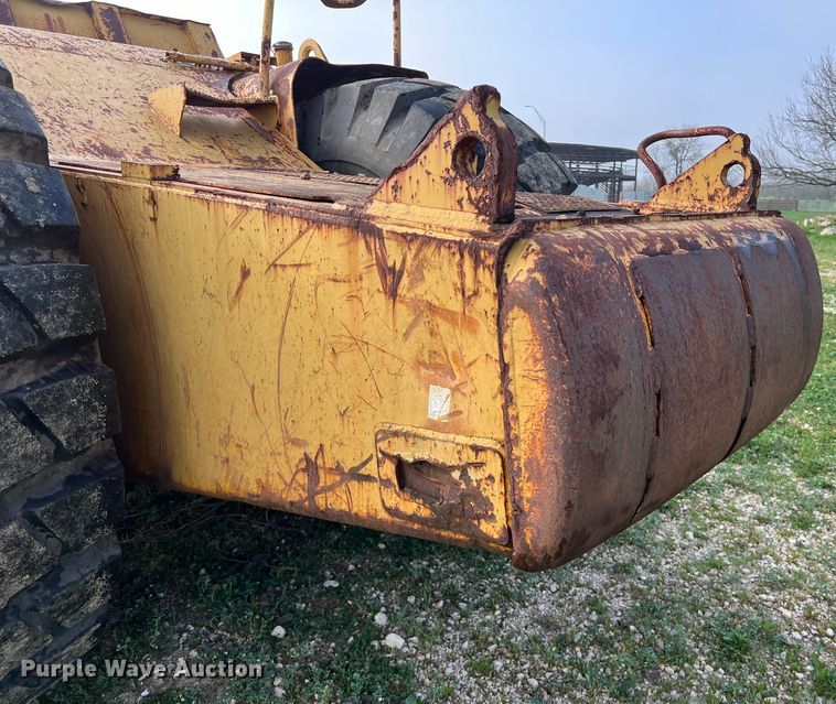 image for item DS2924 1995 Caterpillar 621F conventional scraper 