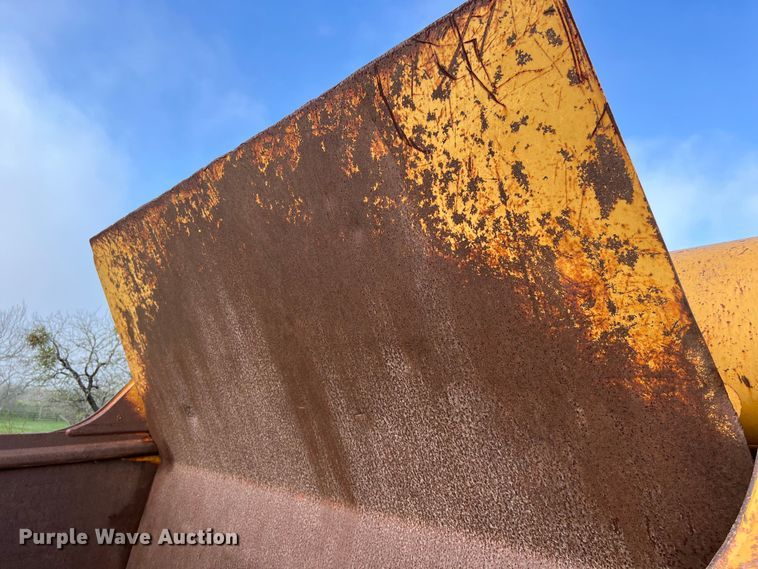 image for item DS2924 1995 Caterpillar 621F conventional scraper 