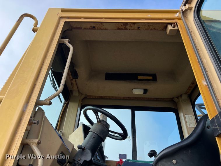 image for item DS2924 1995 Caterpillar 621F conventional scraper 