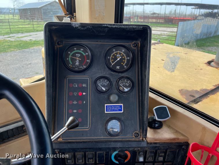 image for item DS2924 1995 Caterpillar 621F conventional scraper 