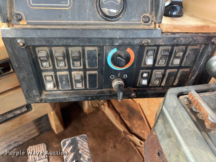 image for item DS2924 1995 Caterpillar 621F conventional scraper 