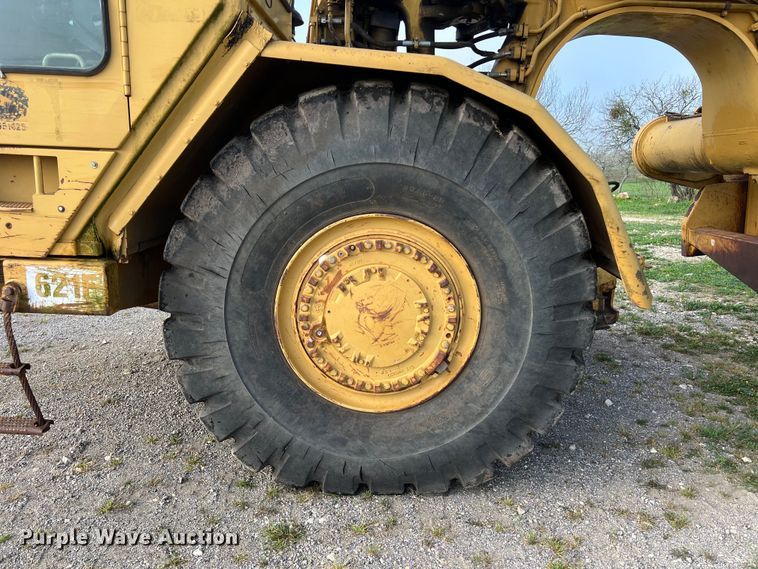 image for item DS2924 1995 Caterpillar 621F conventional scraper 