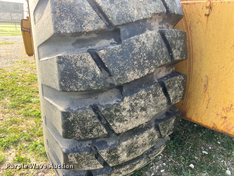 image for item DS2924 1995 Caterpillar 621F conventional scraper 