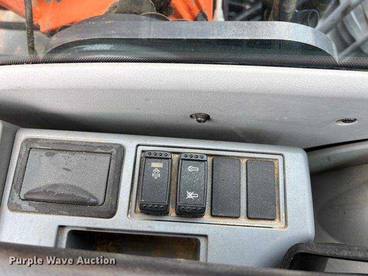 image for item DS2930 2016 Hitachi  Zaxis 160LC-6 excavator