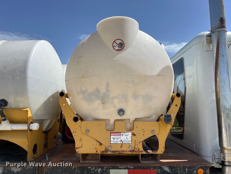 image for item DS2934 1989 Freightliner FLC flatbed truck with Vermeer fluid mixer